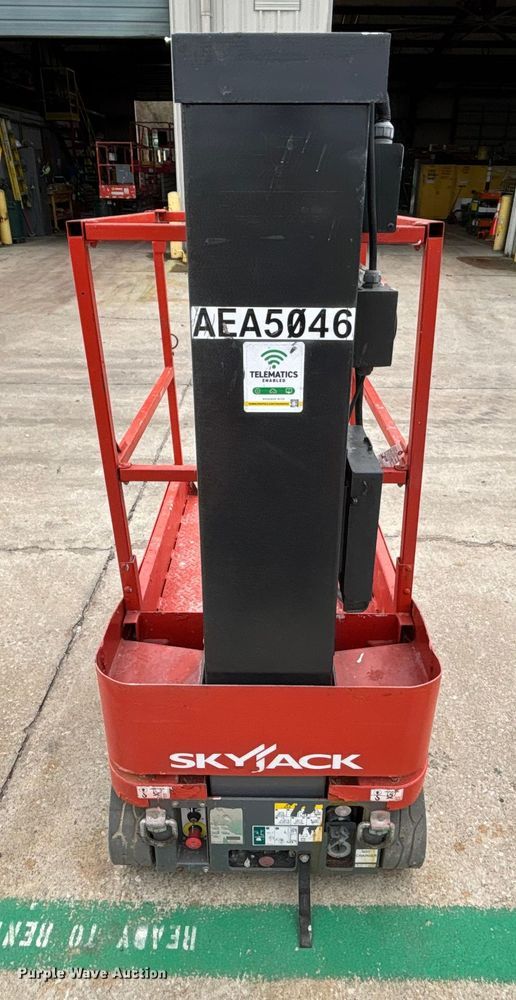 image for item DU0333 2018 SkyJack SJ16 vertical lift