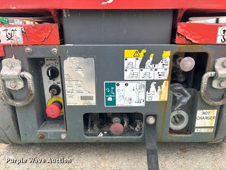 image for item DU0333 2018 SkyJack SJ16 vertical lift