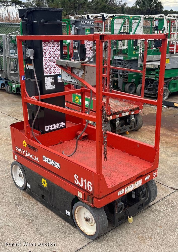 image for item DU0334 2018 SkyJack SJ16 vertical lift
