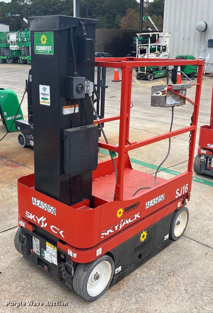 image for item DU0334 2018 SkyJack SJ16 vertical lift