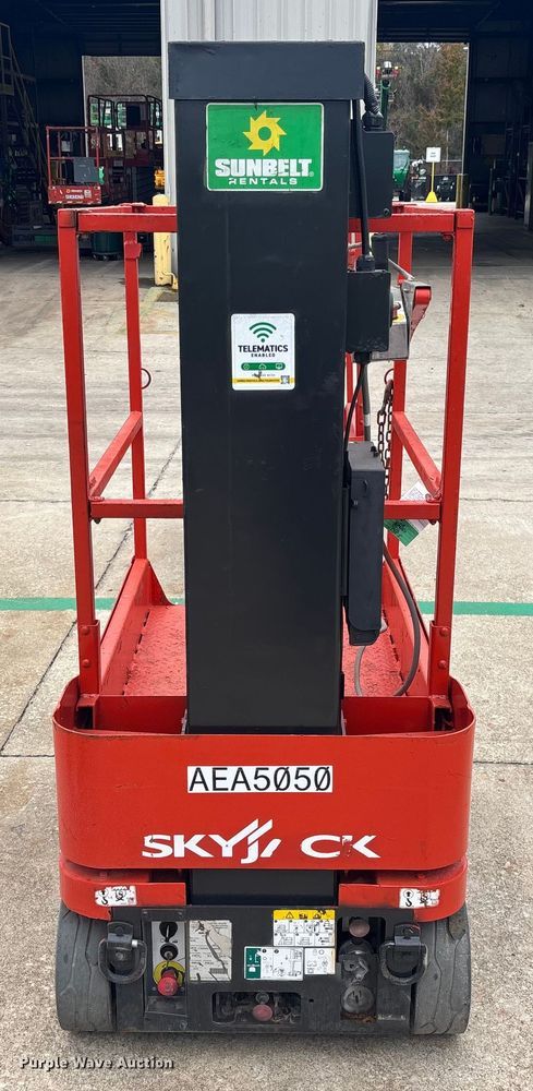 image for item DU0334 2018 SkyJack SJ16 vertical lift