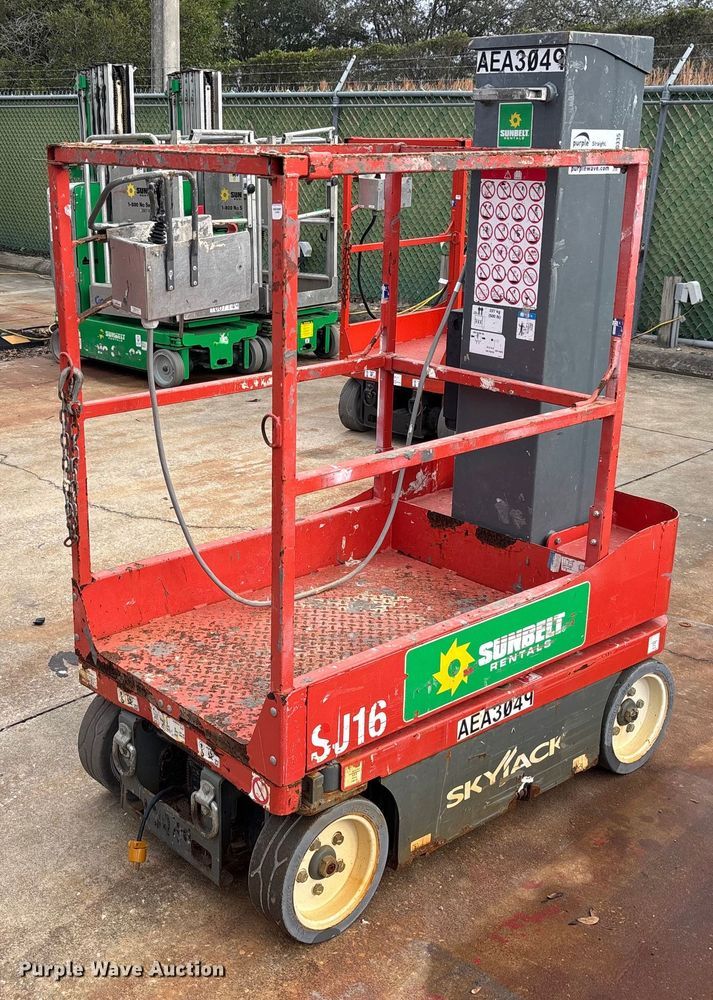 image for item DU0335 2017 SkyJack SJ16 vertical lift