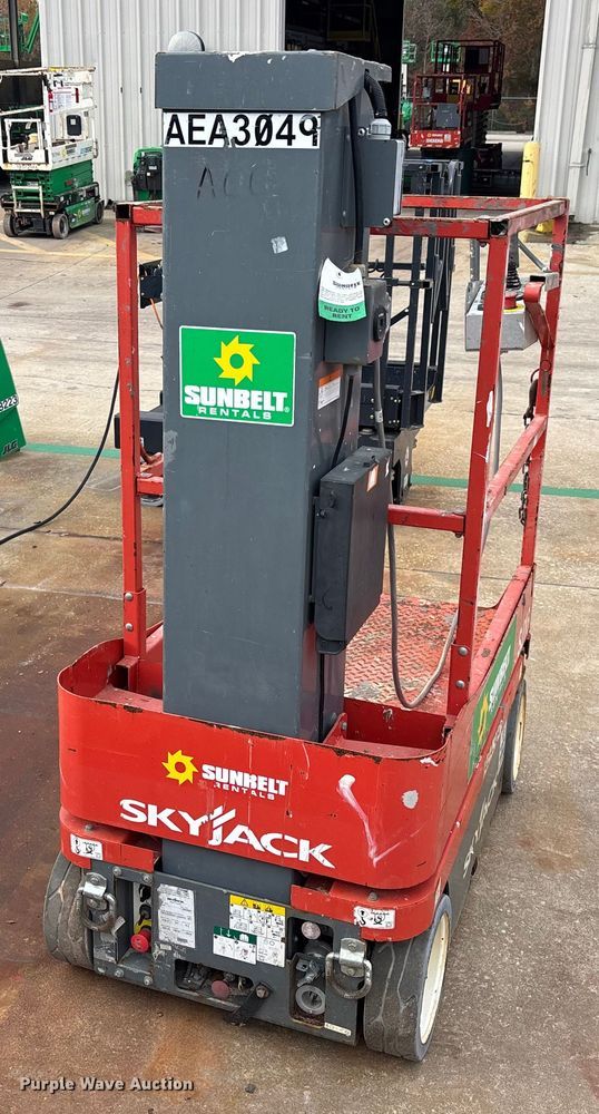 image for item DU0335 2017 SkyJack SJ16 vertical lift