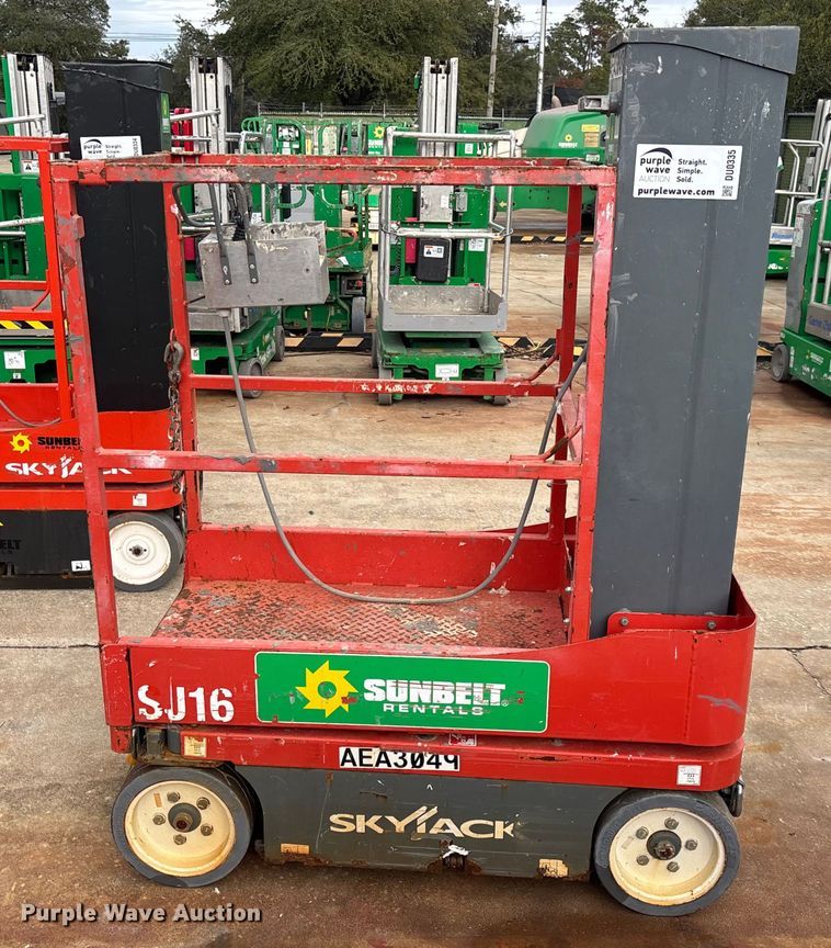 image for item DU0335 2017 SkyJack SJ16 vertical lift