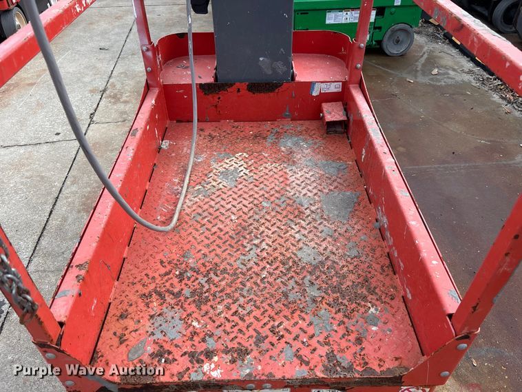 image for item DU0335 2017 SkyJack SJ16 vertical lift