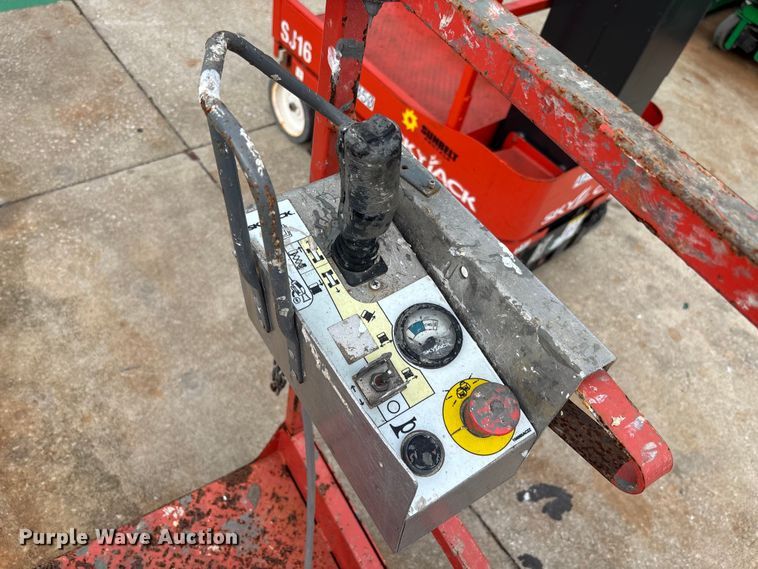 image for item DU0335 2017 SkyJack SJ16 vertical lift