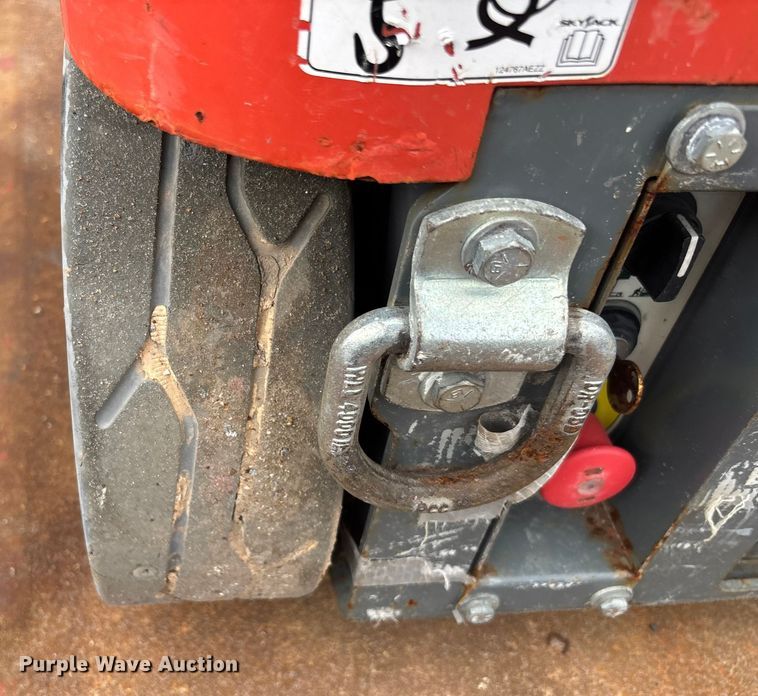 image for item DU0335 2017 SkyJack SJ16 vertical lift