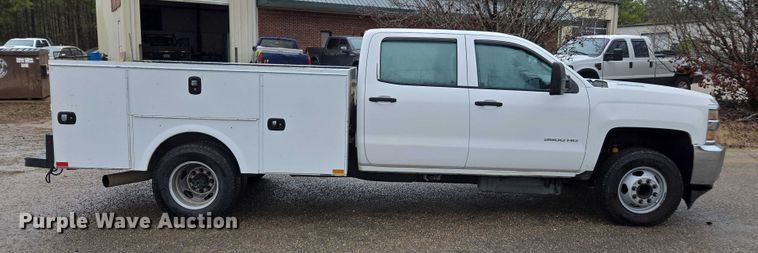 image for item DU2656 2015 Chevrolet Silverado 2500HD Crew Cab utility bed pickup truck