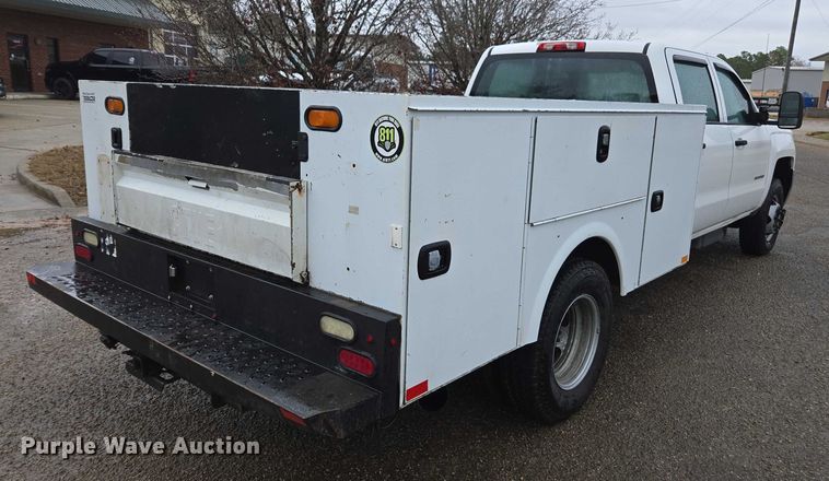 image for item DU2656 2015 Chevrolet Silverado 2500HD Crew Cab utility bed pickup truck