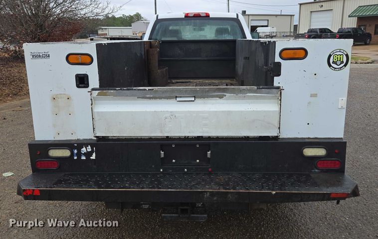 image for item DU2656 2015 Chevrolet Silverado 2500HD Crew Cab utility bed pickup truck