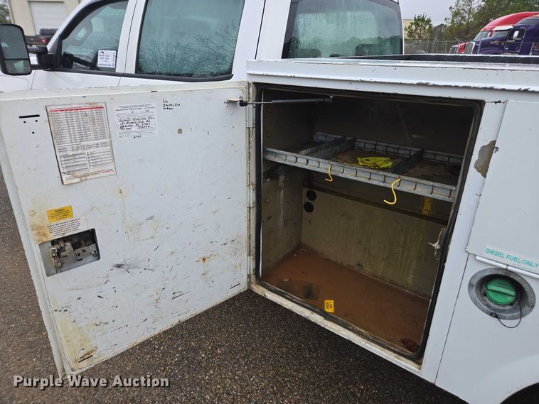 image for item DU2656 2015 Chevrolet Silverado 2500HD Crew Cab utility bed pickup truck