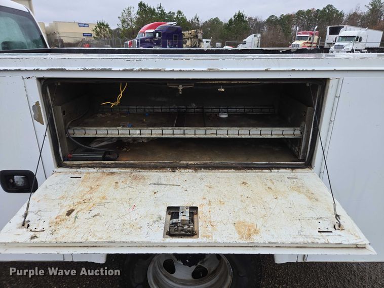 image for item DU2656 2015 Chevrolet Silverado 2500HD Crew Cab utility bed pickup truck