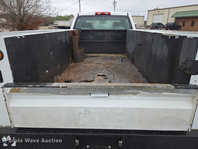 image for item DU2656 2015 Chevrolet Silverado 2500HD Crew Cab utility bed pickup truck