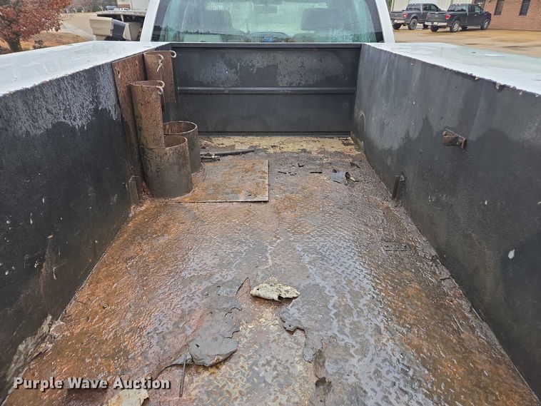 image for item DU2656 2015 Chevrolet Silverado 2500HD Crew Cab utility bed pickup truck