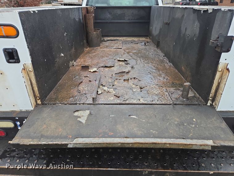 image for item DU2656 2015 Chevrolet Silverado 2500HD Crew Cab utility bed pickup truck