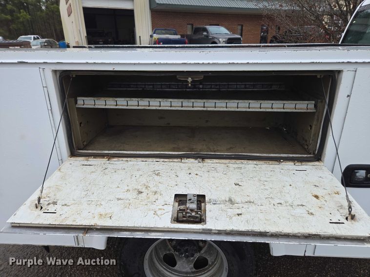 image for item DU2656 2015 Chevrolet Silverado 2500HD Crew Cab utility bed pickup truck