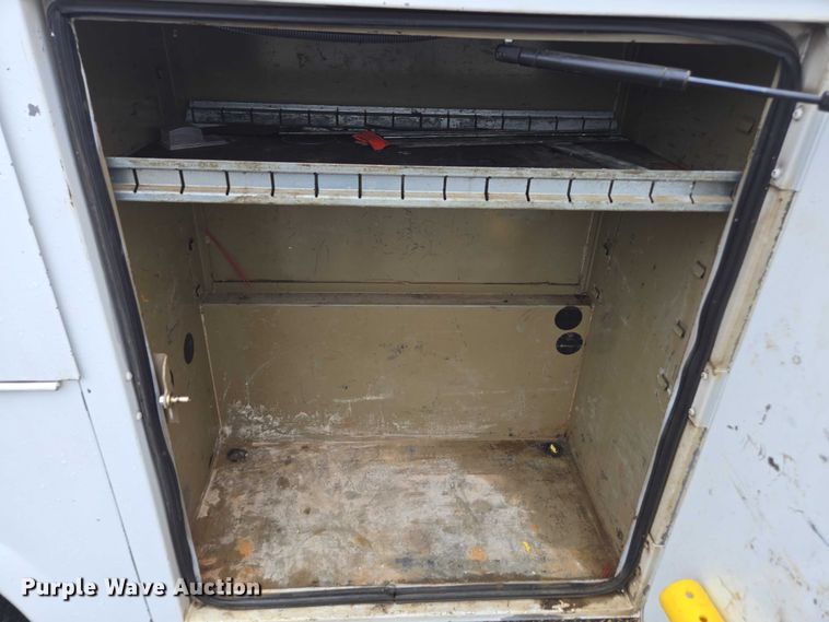 image for item DU2656 2015 Chevrolet Silverado 2500HD Crew Cab utility bed pickup truck