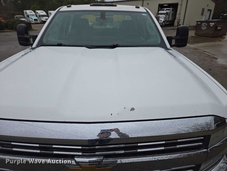 image for item DU2656 2015 Chevrolet Silverado 2500HD Crew Cab utility bed pickup truck