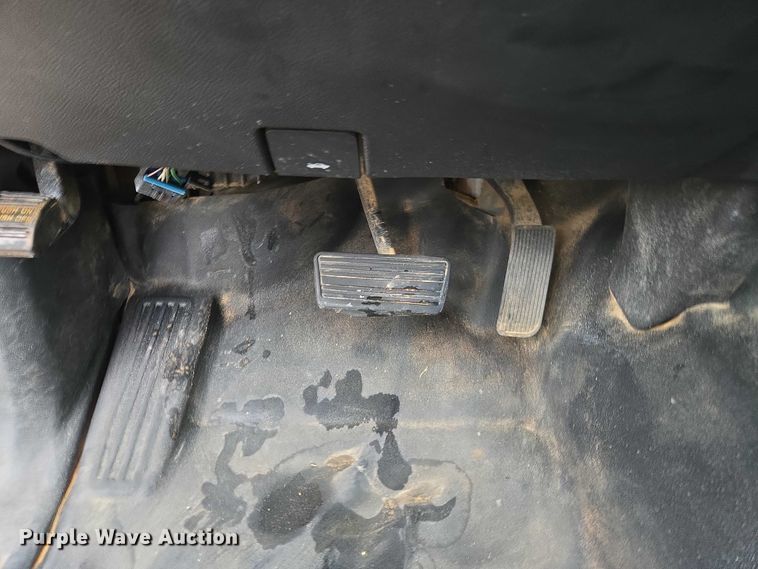 image for item DU2656 2015 Chevrolet Silverado 2500HD Crew Cab utility bed pickup truck