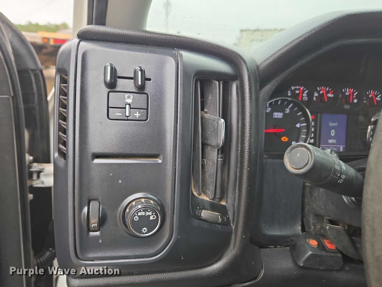 image for item DU2656 2015 Chevrolet Silverado 2500HD Crew Cab utility bed pickup truck