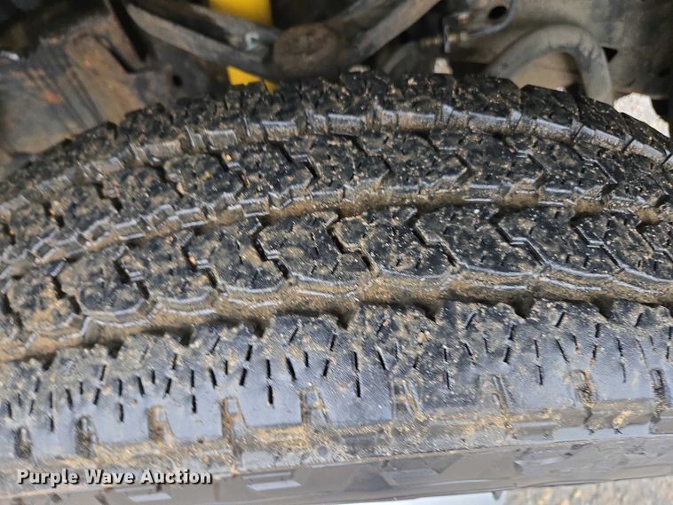 image for item DU2656 2015 Chevrolet Silverado 2500HD Crew Cab utility bed pickup truck