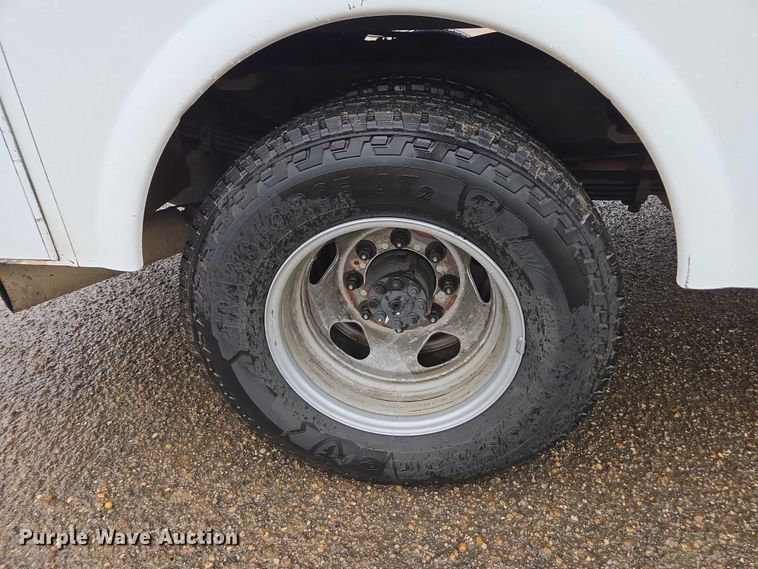 image for item DU2656 2015 Chevrolet Silverado 2500HD Crew Cab utility bed pickup truck