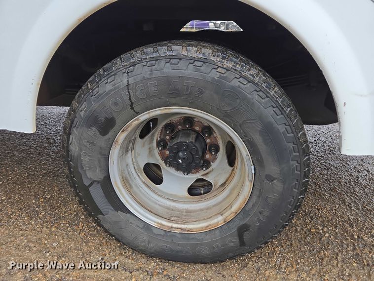 image for item DU2656 2015 Chevrolet Silverado 2500HD Crew Cab utility bed pickup truck