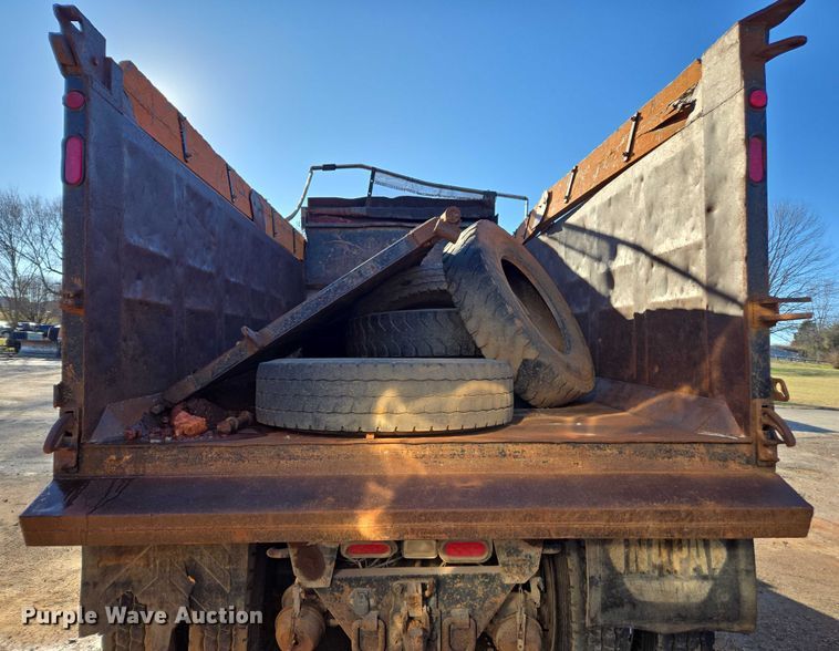 image for item DU2659 2006 International 7600 dump truck