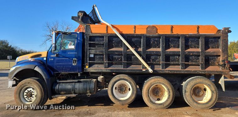 image for item DU2659 2006 International 7600 dump truck