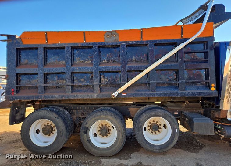 image for item DU2659 2006 International 7600 dump truck