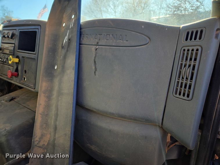 image for item DU2659 2006 International 7600 dump truck