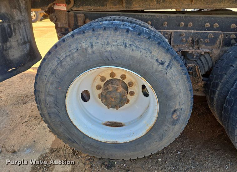 image for item DU2659 2006 International 7600 dump truck