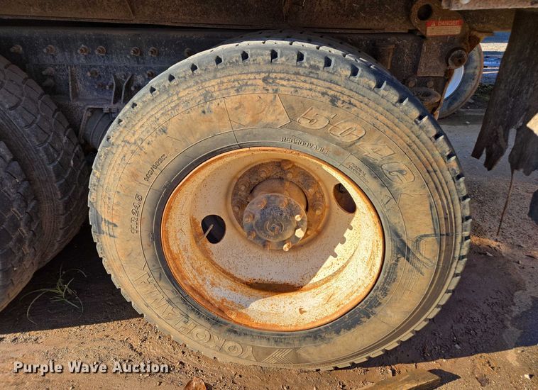 image for item DU2659 2006 International 7600 dump truck