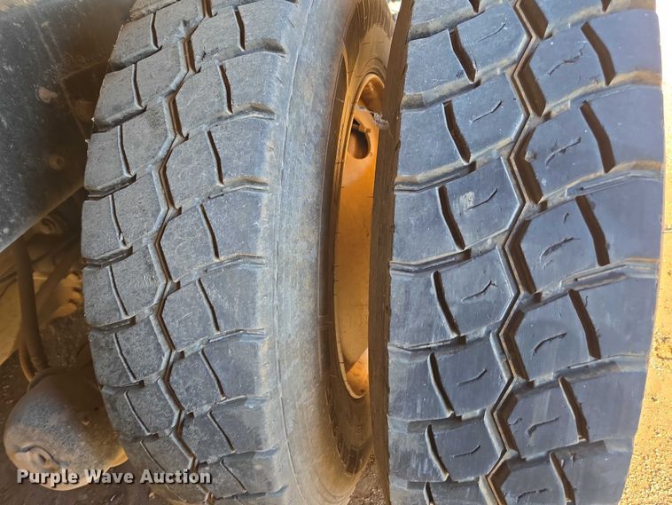 image for item DU2659 2006 International 7600 dump truck