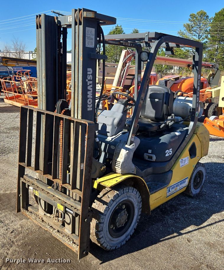 image for item DU2666 2017 Komatsu FG25T-16 forklift