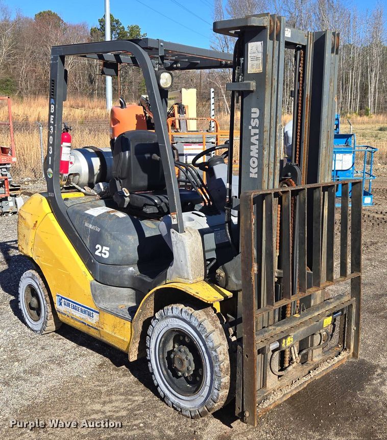 image for item DU2666 2017 Komatsu FG25T-16 forklift