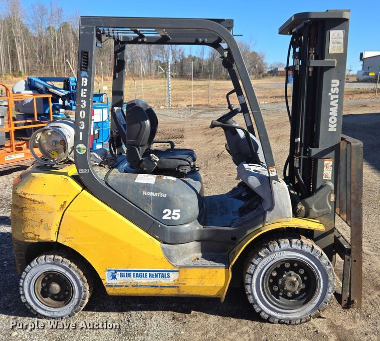 image for item DU2666 2017 Komatsu FG25T-16 forklift