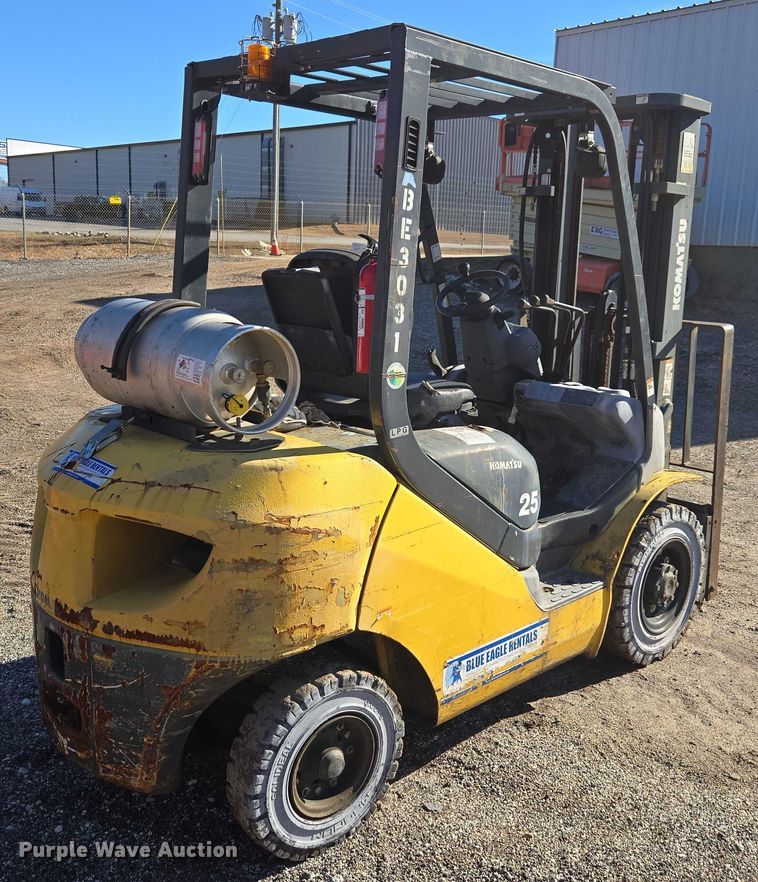 image for item DU2666 2017 Komatsu FG25T-16 forklift