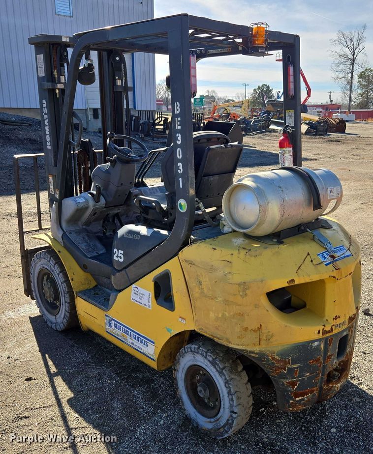 image for item DU2666 2017 Komatsu FG25T-16 forklift