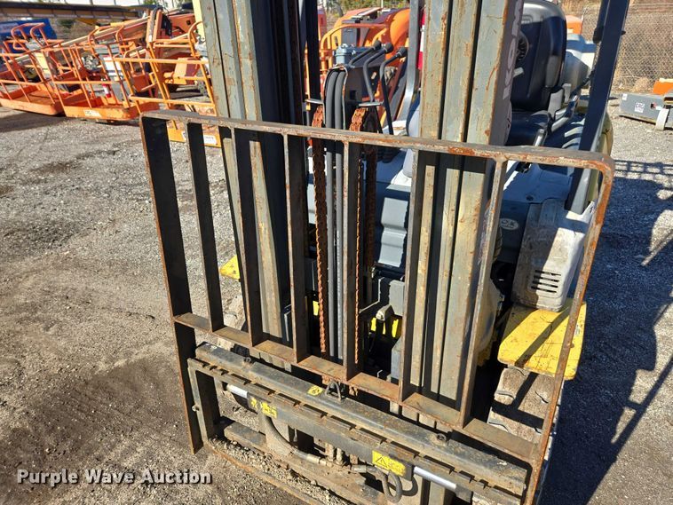 image for item DU2666 2017 Komatsu FG25T-16 forklift