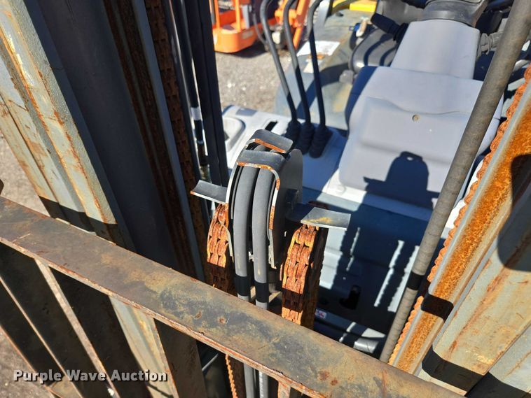 image for item DU2666 2017 Komatsu FG25T-16 forklift