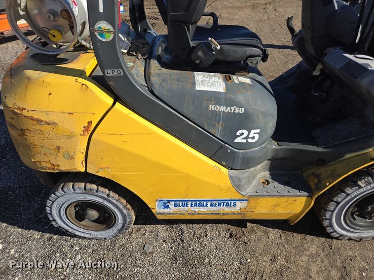 image for item DU2666 2017 Komatsu FG25T-16 forklift