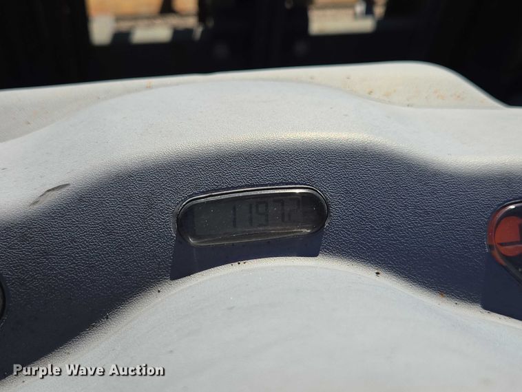 image for item DU2666 2017 Komatsu FG25T-16 forklift