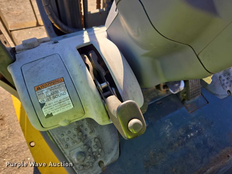 image for item DU2666 2017 Komatsu FG25T-16 forklift