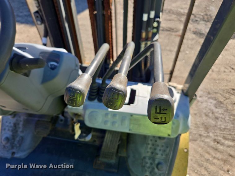 image for item DU2666 2017 Komatsu FG25T-16 forklift