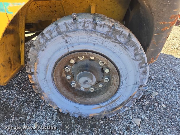 image for item DU2666 2017 Komatsu FG25T-16 forklift