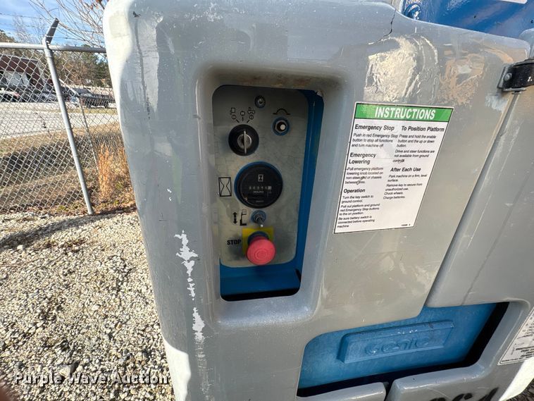 image for item DU2667 2010 Genie GR-20 vertical lift