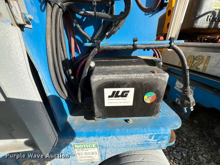 image for item DU2667 2010 Genie GR-20 vertical lift