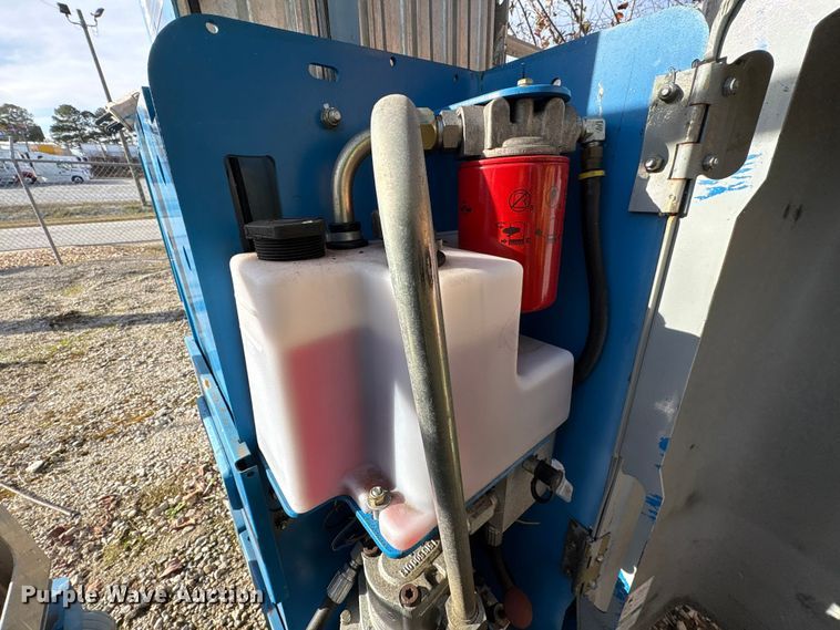 image for item DU2667 2010 Genie GR-20 vertical lift