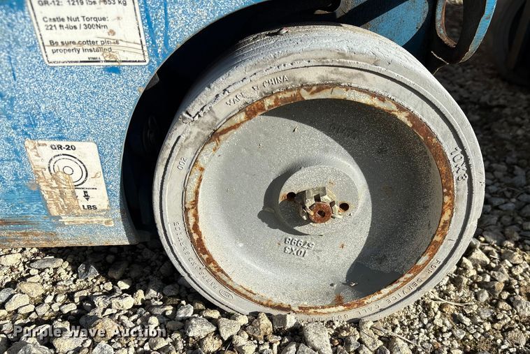 image for item DU2667 2010 Genie GR-20 vertical lift